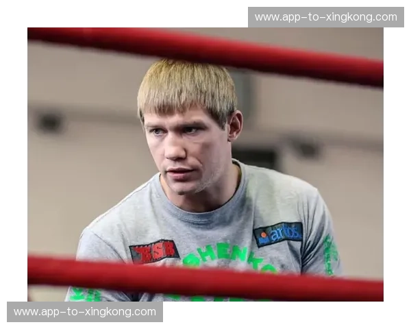 诸神黄昏的暴力美学：当“杜姆贝”遇见“美丽死神”，谁才是站立格斗的终极信仰？